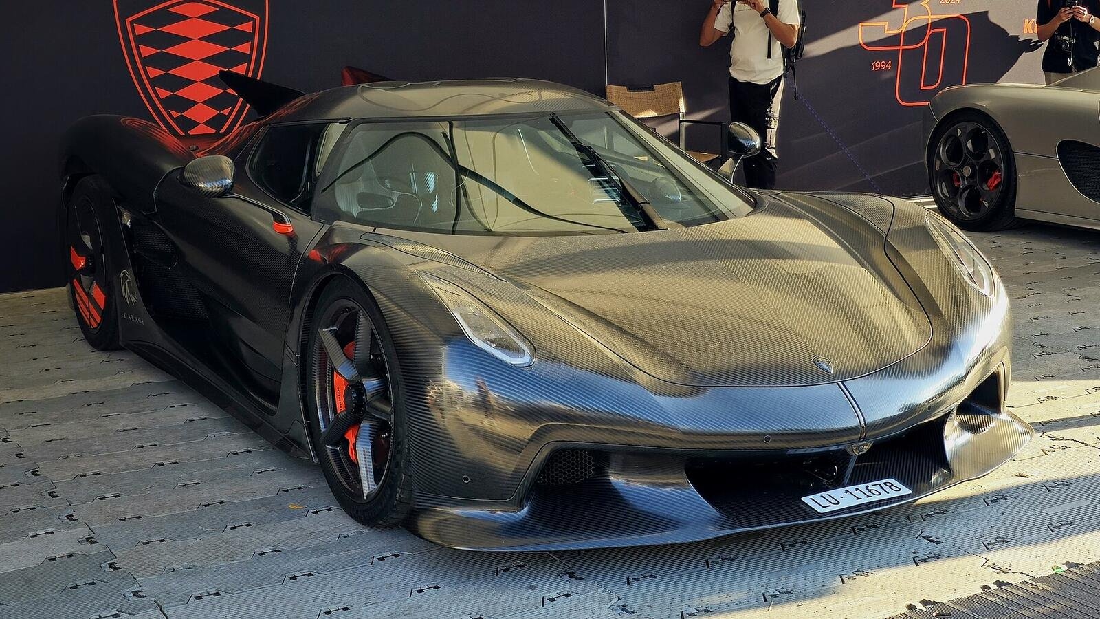 Koenigsegg Jesko Absolut in bare carbon fiber
